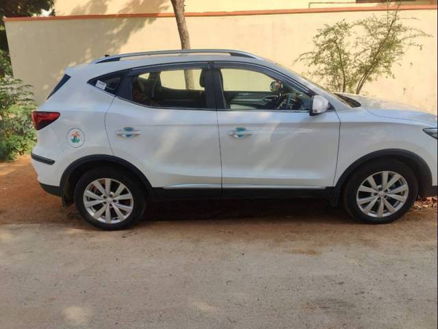 https://images10.gaadi.com/usedcar_image/4626074/original/8565d2edab0ac35f2405a6a7652d488d.jpg?imwidth=6401