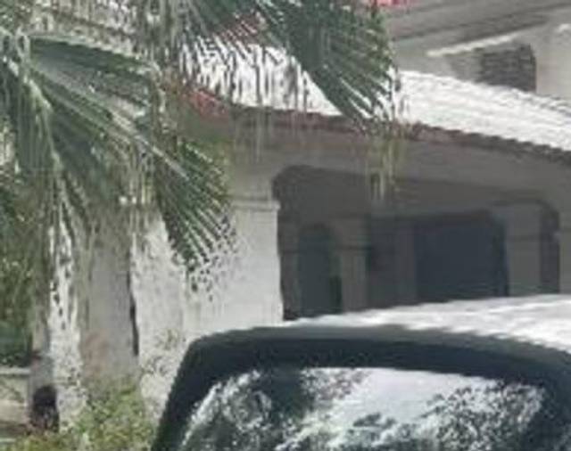 https://images10.gaadi.com/usedcar_image/4626126/original/processed_74ebeaa2-2139-49cc-98a3-8c339dd2b4fb.jpg?imwidth=6401