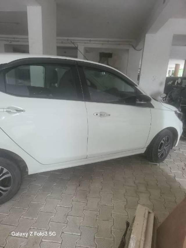 https://images10.gaadi.com/usedcar_image/4626141/original/processed_13deb357-f521-46a6-a5f6-0d4ae50d7007.jpg?imwidth=6401