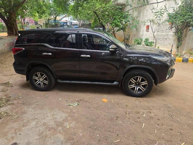 https://images10.gaadi.com/usedcar_image/4626156/original/processed_928a3721da84b7fc6b8dc817852bc269.jpg?imwidth=6402