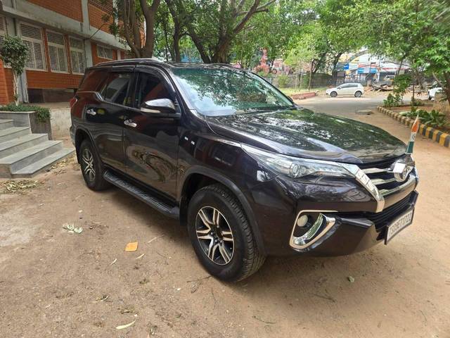 https://images10.gaadi.com/usedcar_image/4626156/original/processed_ef01fb2f1cef440a758b6cbc86b37768.jpg?imwidth=6400