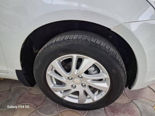 https://images10.gaadi.com/usedcar_image/4626158/original/processed_567adfe15e287d8293fbc531eb1c6c67.jpg?imwidth=6402