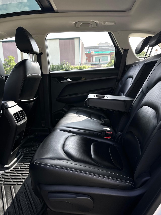 Second-hand 2020 MG Hector Plus Sharp DCT for sale in Chandigarh-3