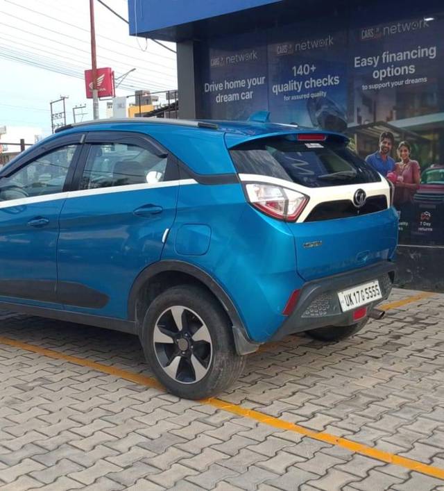 https://images10.gaadi.com/usedcar_image/4626175/original/processed_0ec1fc8e-5b26-48ff-865f-48ba78f72655.jpg?imwidth=6401