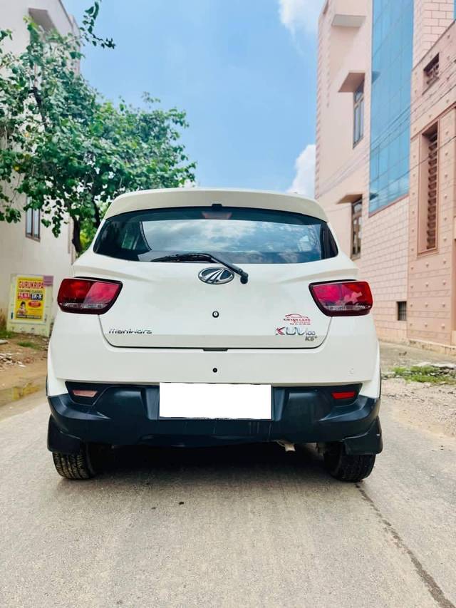 https://images10.gaadi.com/usedcar_image/4626176/original/processed_2546d8962fbf11d482298c7bb905fe97.jpeg?imwidth=6401
