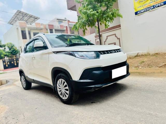 https://images10.gaadi.com/usedcar_image/4626176/original/processed_87c40d16bc38981bc123afa79ff0366b.jpeg?imwidth=6400