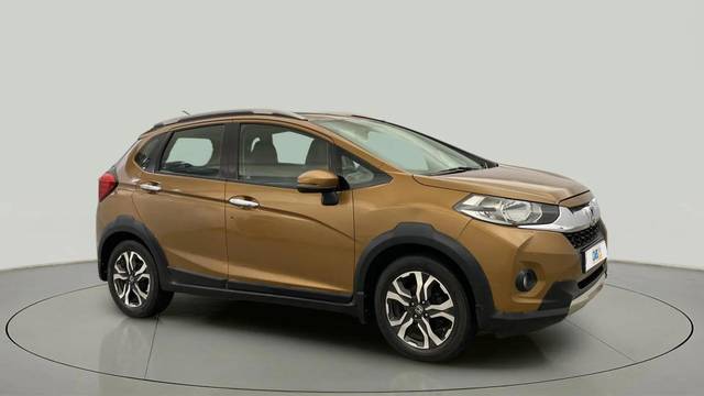https://images10.gaadi.com/usedcar_image/4626208/original/b70c118baf403fb52b47e9ad4087f214.jpg?imwidth=6400