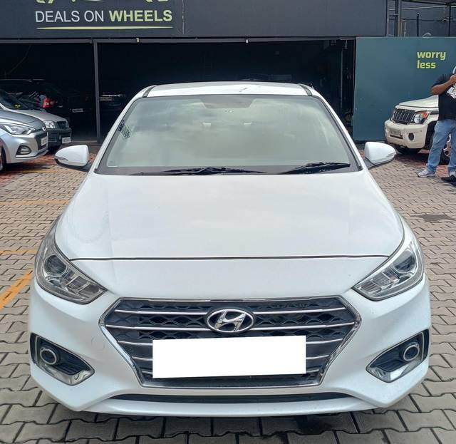 https://images10.gaadi.com/usedcar_image/4626214/original/processed_f4a33767-1043-471c-8861-eac4c87fb447.jpg?imwidth=6400