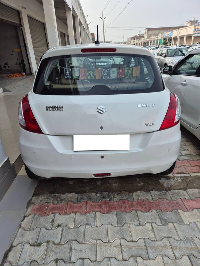 https://images10.gaadi.com/usedcar_image/4626215/original/processed_28f74a59-0921-4543-8d60-981836978c7f.jpg?imwidth=6401