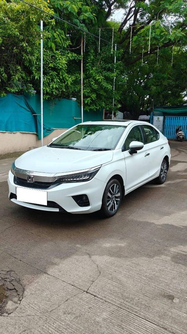 https://images10.gaadi.com/usedcar_image/4626217/original/processed_7d2e8247f36181e93050ac5d224cc4b6.jpg?imwidth=6400