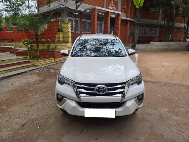 https://images10.gaadi.com/usedcar_image/4626224/original/processed_4737c41fb6a756b738bf29b339e6733b.jpg?imwidth=6402