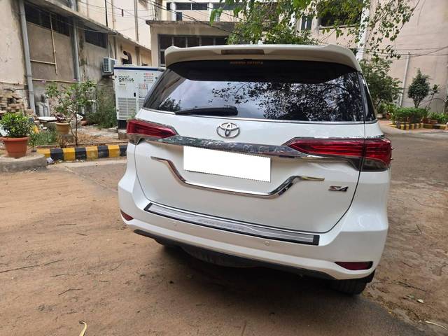https://images10.gaadi.com/usedcar_image/4626224/original/processed_a855cc21a3124798f82e4d0d3f0318f5.jpg?imwidth=6401