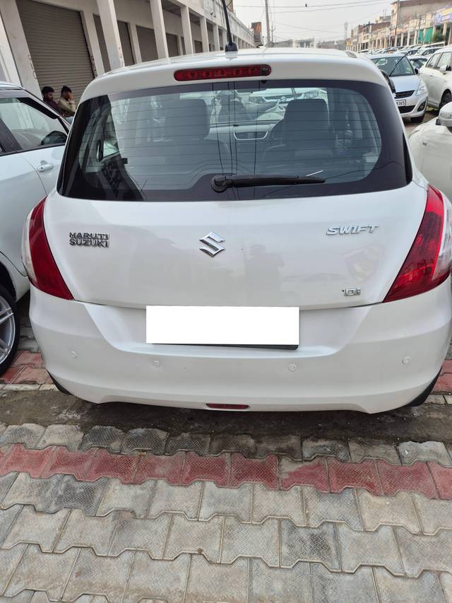 https://images10.gaadi.com/usedcar_image/4626225/original/processed_babeacea-aca9-420b-93b5-d93050472903.jpg?imwidth=6401