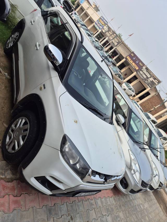 https://images10.gaadi.com/usedcar_image/4626240/original/processed_e1a3d31b-4796-4575-815b-1e6b79c48f00.jpg?imwidth=6401