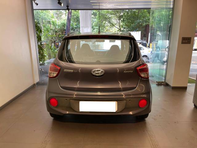 https://images10.gaadi.com/usedcar_image/4626272/original/processed_a1eff4b76db44dfc7ad135affdf13eab.jpeg?imwidth=6401