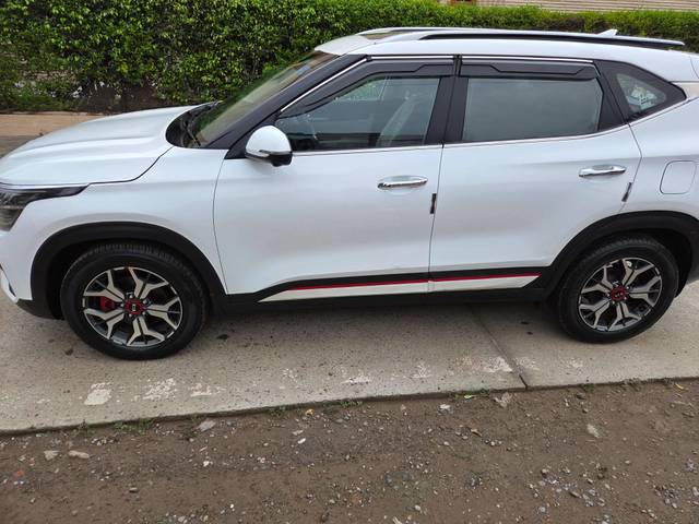 https://images10.gaadi.com/usedcar_image/4626276/original/processed_c349b690547682d935178f8576a1dcb8.jpg?imwidth=6402
