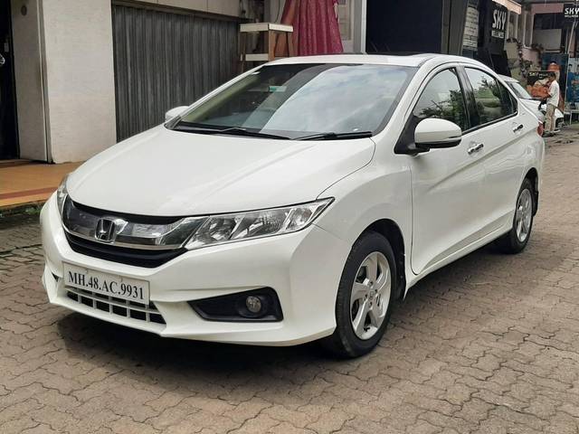https://images10.gaadi.com/usedcar_image/4626338/original/processed_fa8c7db09c80a29b52220a7fd7accfd3.jpg?imwidth=6401