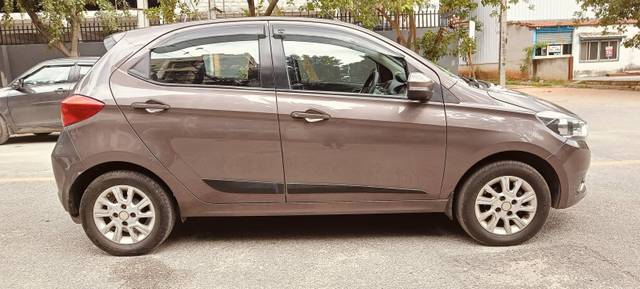 https://images10.gaadi.com/usedcar_image/4626345/original/processed_50f31ad44c133c783d0cb1bb2c9881c4.jpg?imwidth=6401