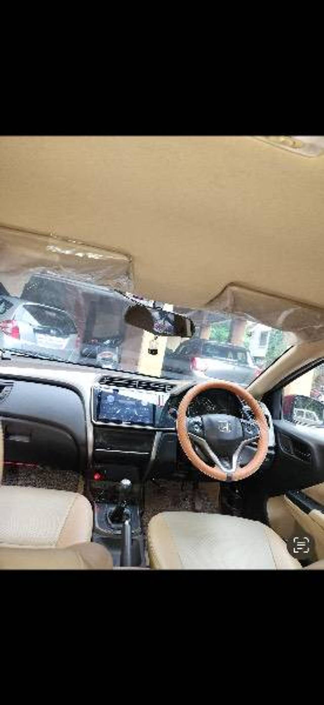 https://images10.gaadi.com/usedcar_image/4626346/original/processed_3eee4702-a6e9-4546-967a-2f0073c08eec.png?imwidth=6402