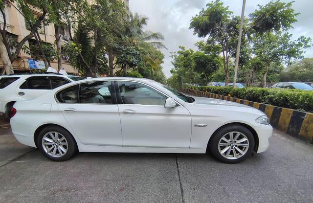 https://images10.gaadi.com/usedcar_image/4626348/original/processed_3ec47b003316b1c267a4d4d082f25392.jpg?imwidth=6400