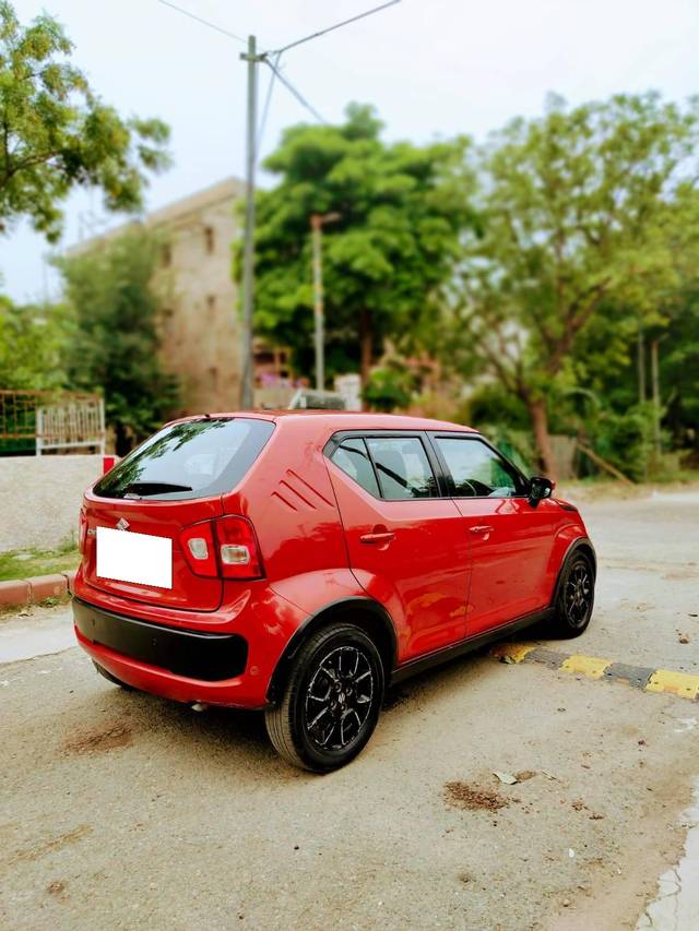 https://images10.gaadi.com/usedcar_image/4626353/original/processed_29d0cd12012e5ca7616ea7bdb0b20ccd.jpg?imwidth=6402