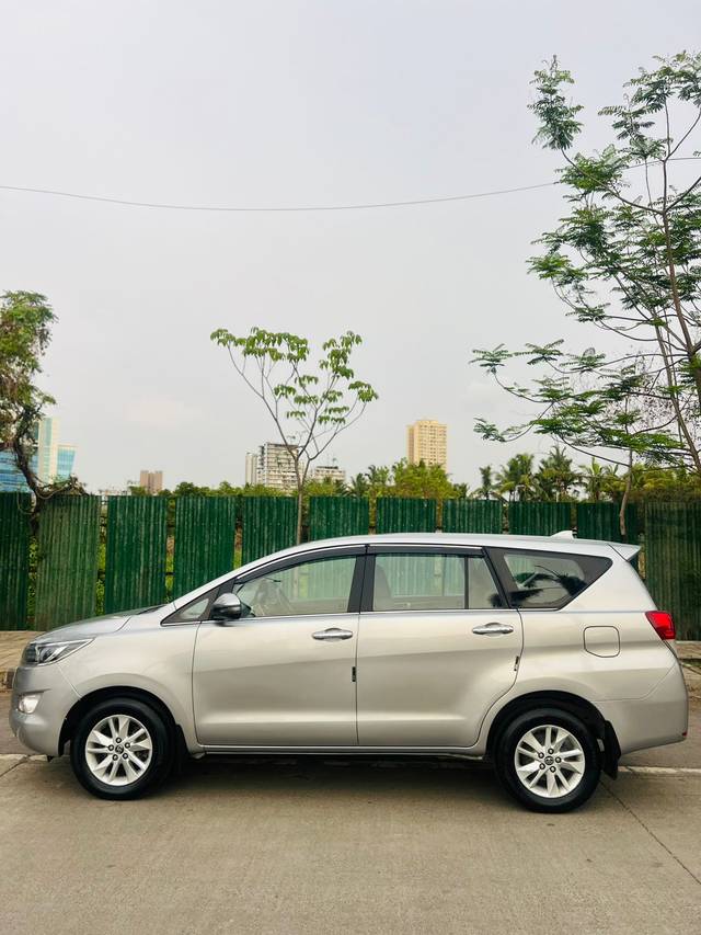 https://images10.gaadi.com/usedcar_image/4626360/original/ce9288d806a15a6b5d7e663e6d559a54.jpg?imwidth=6402