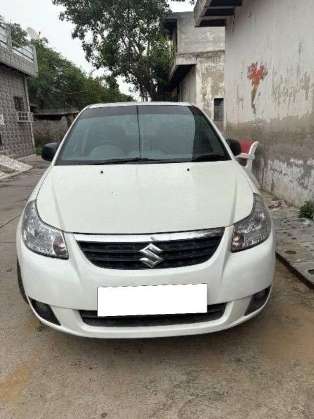 https://images10.gaadi.com/usedcar_image/4626364/original/processed_32da04bb-5323-4d02-8b0a-c749a194606a.jpeg?imwidth=6400