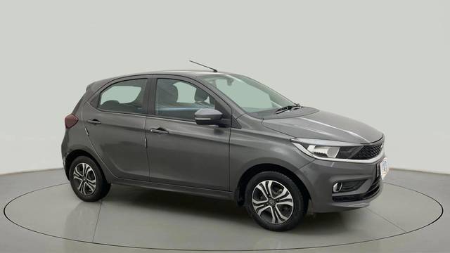 https://images10.gaadi.com/usedcar_image/4626368/original/827e60af60971d8d5db76f60d18b5923.jpg?imwidth=6400