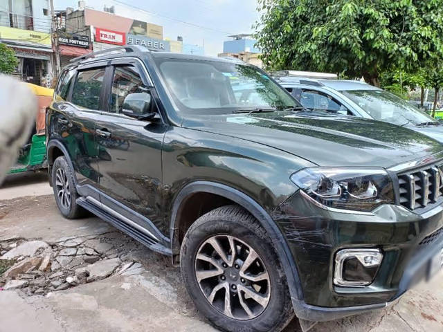 https://images10.gaadi.com/usedcar_image/4626387/original/f1688971-cb74-4b2b-8e4f-4cfe777d157c.png?imwidth=6402