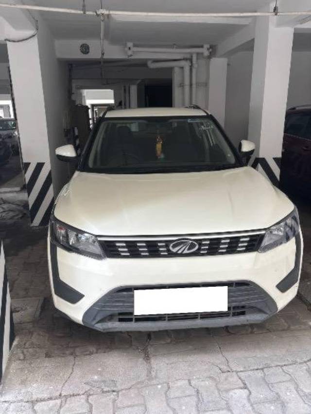 https://images10.gaadi.com/usedcar_image/4626404/original/processed_adff0e1a-3584-454c-977f-06659896a282.jpeg?imwidth=6400