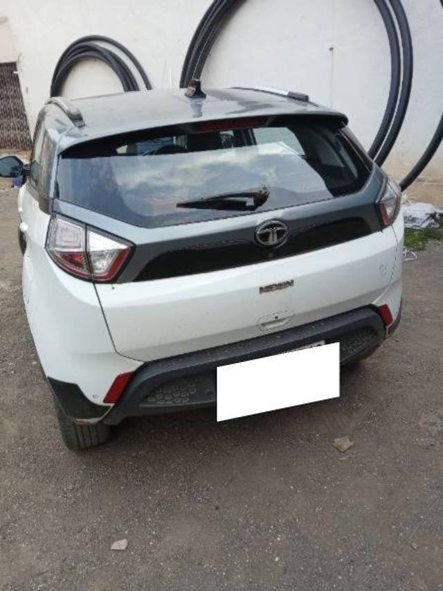 https://images10.gaadi.com/usedcar_image/4626433/original/processed_aaf5ce5f-c8c7-4be1-8045-de5e119eaf5f.jpg?imwidth=6401