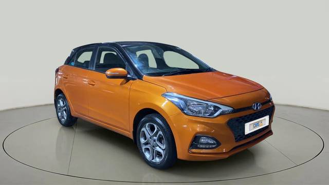 https://images10.gaadi.com/usedcar_image/4626444/original/dcedd60d9421d6507565616b5ae4cb38.jpg?imwidth=6400