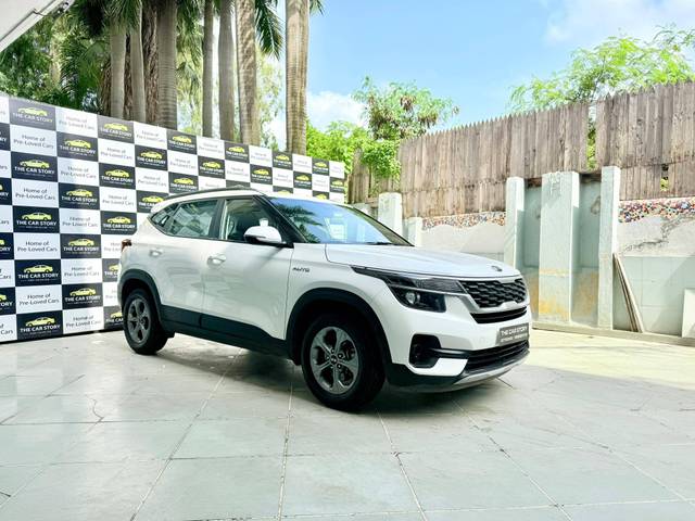 https://images10.gaadi.com/usedcar_image/4626450/original/processed_f23e19bf7321028ee85e0cfe3a52f415.jpg?imwidth=6400