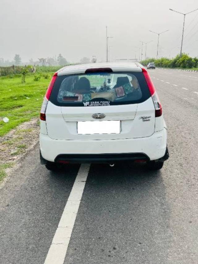 https://images10.gaadi.com/usedcar_image/4626452/original/processed_86153ff2-9fb1-4d82-90c4-71aeb8f65983.jpg?imwidth=6401