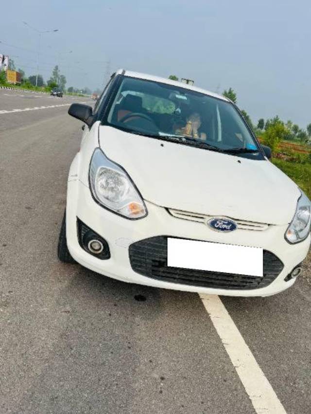 https://images10.gaadi.com/usedcar_image/4626452/original/processed_cf73a6e1-a575-4a5f-8c3a-3b8bf7cc3d2e.jpg?imwidth=6400