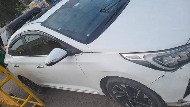https://images10.gaadi.com/usedcar_image/4626524/original/processed_70192055-6eb7-4c40-8005-9975d1697460.jpg?imwidth=6401