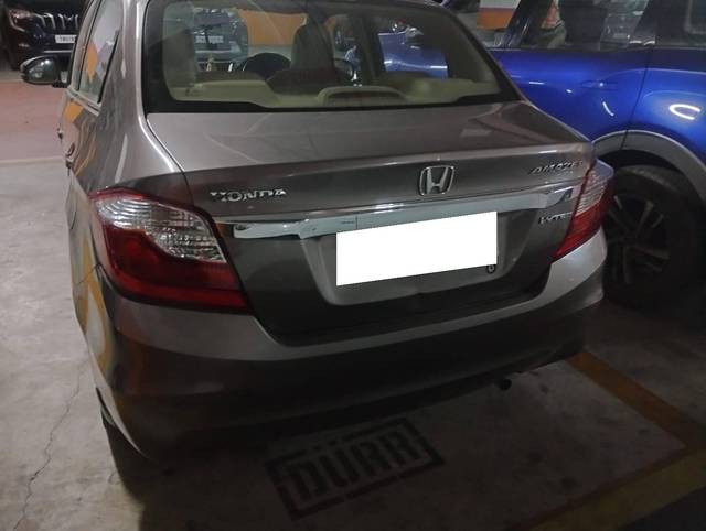 https://images10.gaadi.com/usedcar_image/4626533/original/processed_67841a7c96c2c9efdd8cbdd2cb4f62f3.jpg?imwidth=6401