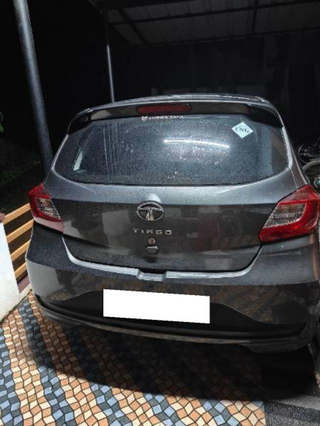 https://images10.gaadi.com/usedcar_image/4626555/original/processed_f09586e6-059c-4972-a53d-4cdc6f29e3a0.jpg?imwidth=6401