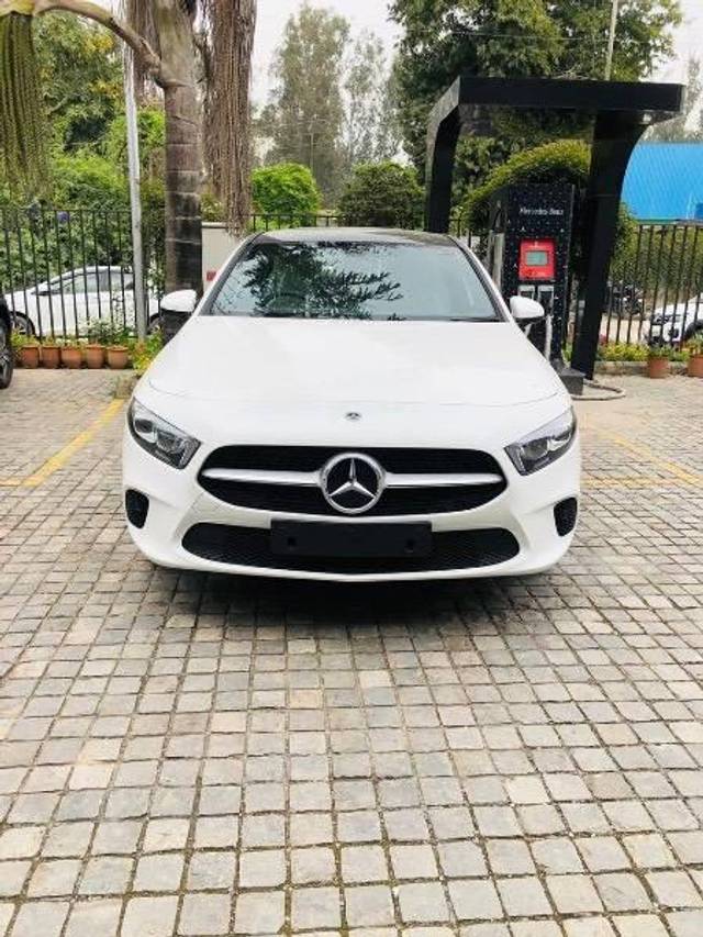 https://images10.gaadi.com/usedcar_image/4626587/original/processed_e3738b04-af7e-48d5-b46e-a1b90468ecf1.jpeg?imwidth=6400