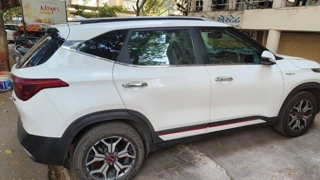 https://images10.gaadi.com/usedcar_image/4626588/original/processed_fcea6c36-a4d2-4f0f-b2fe-fbfefaccaacb.jpeg?imwidth=6400
