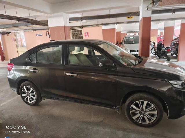 https://images10.gaadi.com/usedcar_image/4626612/original/processed_a8eb1160-1656-4d79-b300-e8f782bd6051.jpg?imwidth=6400