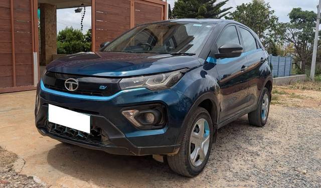 https://images10.gaadi.com/usedcar_image/4626634/original/processed_e8f3ff63-6026-477b-848c-0a56a9fc194c.jpg?imwidth=6401