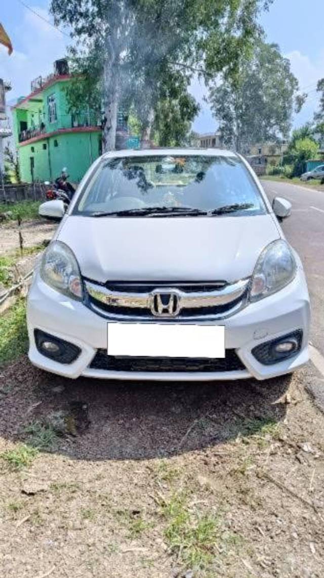 https://images10.gaadi.com/usedcar_image/4626647/original/processed_0a617a70-04a3-49bb-9be4-b9b4a9b88c29.jpg?imwidth=6400