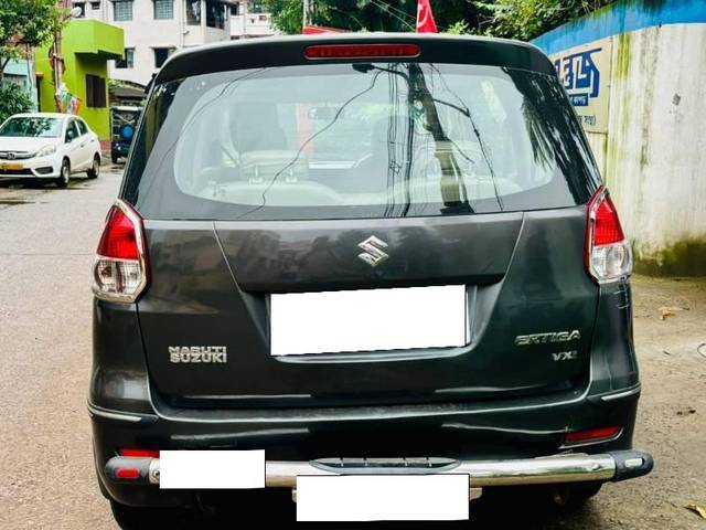 https://images10.gaadi.com/usedcar_image/4626664/original/processed_aea60c27-1988-4984-86b8-db99234e9f33.jpg?imwidth=6402