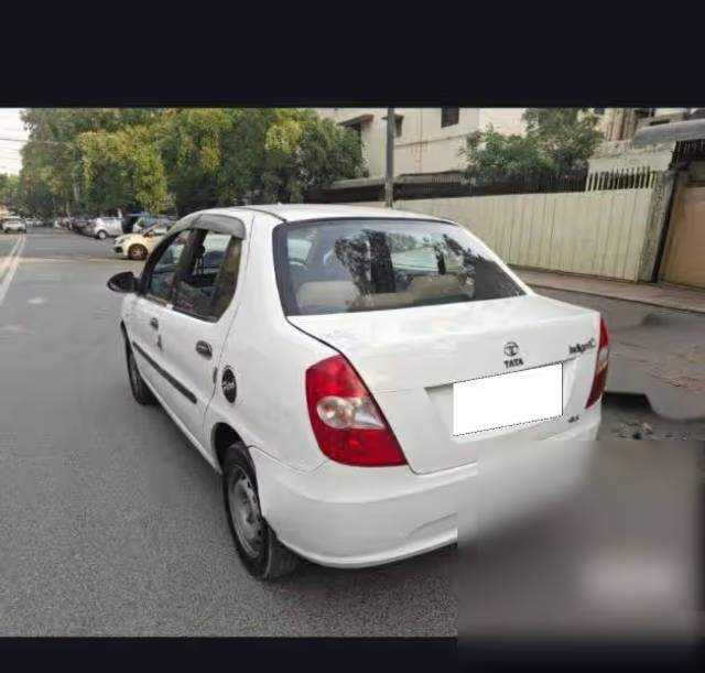 https://images10.gaadi.com/usedcar_image/4626674/original/efb8a8cc-c14e-4fdb-819c-13583c09ed99.png?imwidth=6401