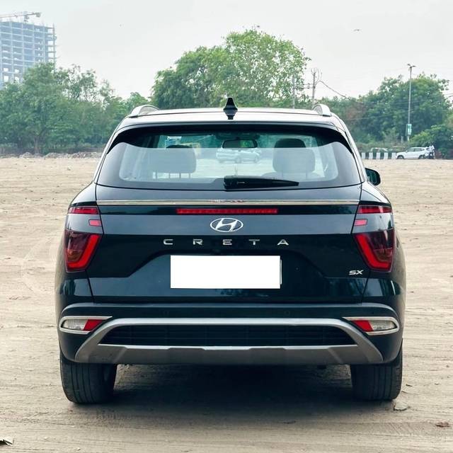 https://images10.gaadi.com/usedcar_image/4626689/original/processed_a2450692-f492-4bd0-b802-bdc29792e2f4.jpg?imwidth=6402