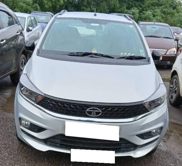 https://images10.gaadi.com/usedcar_image/4626704/original/processed_d75bc9ea-0346-49e2-b374-86dc60c09bf9.jpg?imwidth=6400