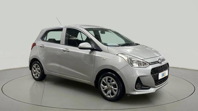 https://images10.gaadi.com/usedcar_image/4626709/original/b5b52a23071d14a61bacd450499af5e3.jpg?imwidth=6400