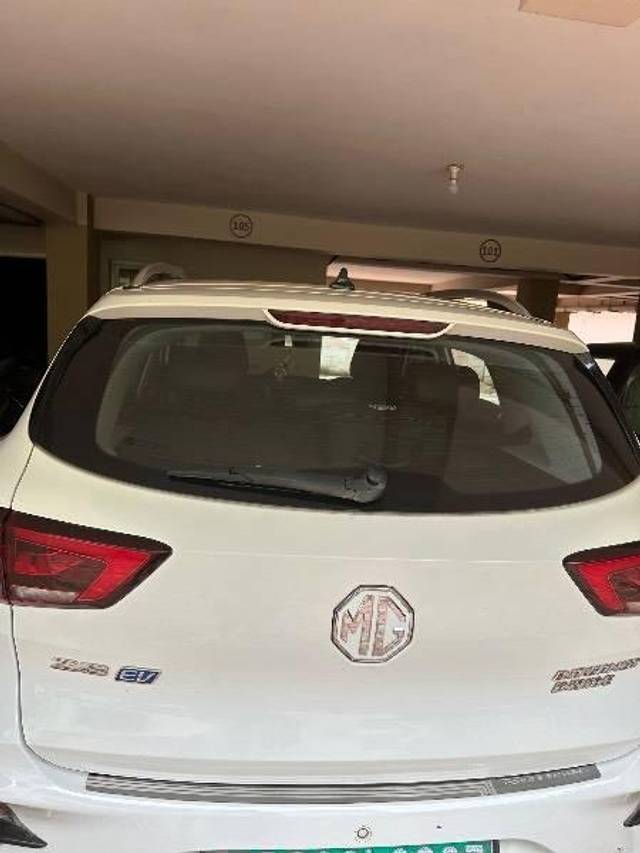 https://images10.gaadi.com/usedcar_image/4626788/original/processed_c1a56d89-c391-4211-adb3-fd18a9c69cb5.jpeg?imwidth=6402