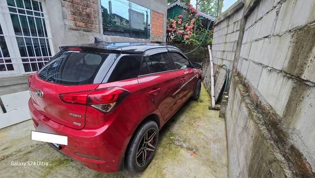 https://images10.gaadi.com/usedcar_image/4626807/original/processed_f2e889c7-b039-474e-9d92-e89a5615f1fd.jpg?imwidth=6402